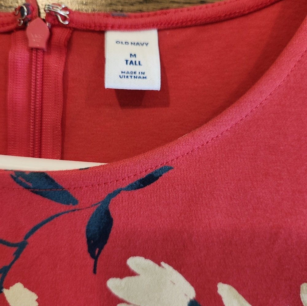 Old Navy Red Floral Sheath Ponte Midi Dress Short Sleeve Size Medium Tall - Picture 3 of 3